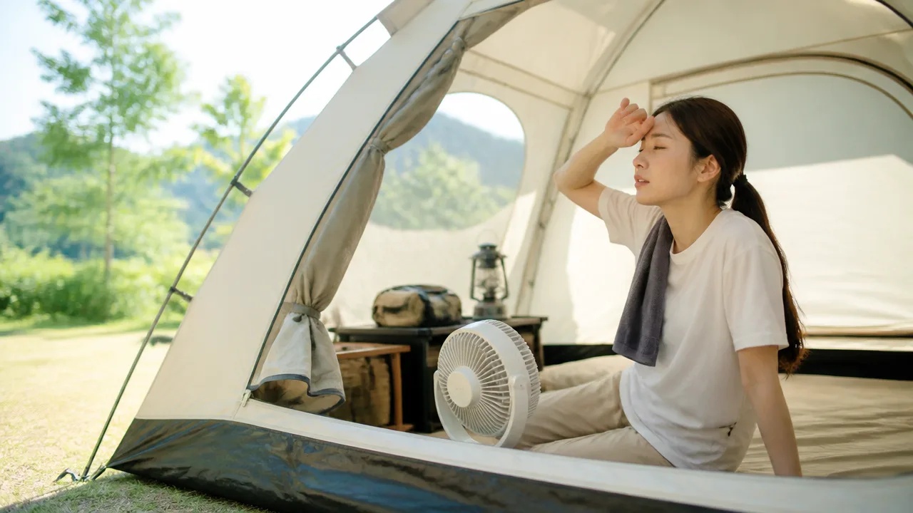 キャンプの冷房はどうする?夏を快適に過ごす選び方と注意点